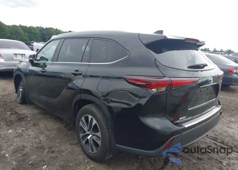 2024 Toyota Highlander Xle z USA, uszkodzony, nr VIN 5TDKDRAH5RS534899